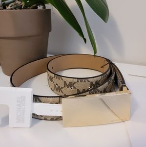Michael Kors, NEW, size M  w/ Golden  Buckle